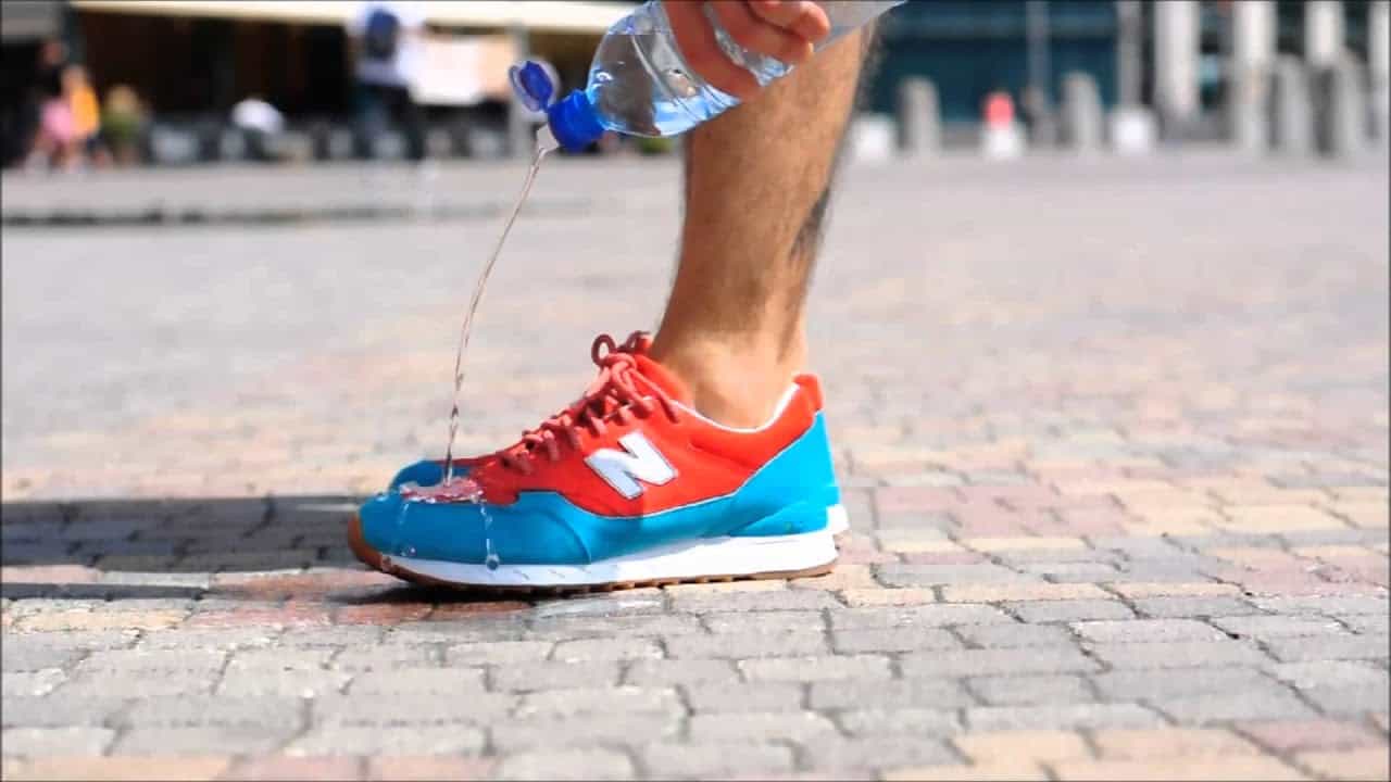 Phủ nano chống thấm nước cho giày